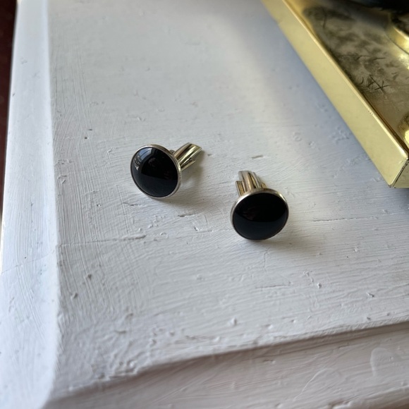 Cuff links - Picture 1 of 2